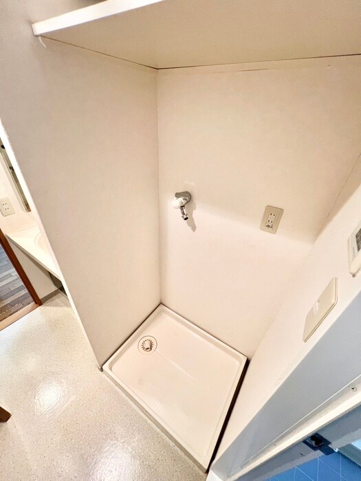 物件内観写真17　(洗濯機置場)