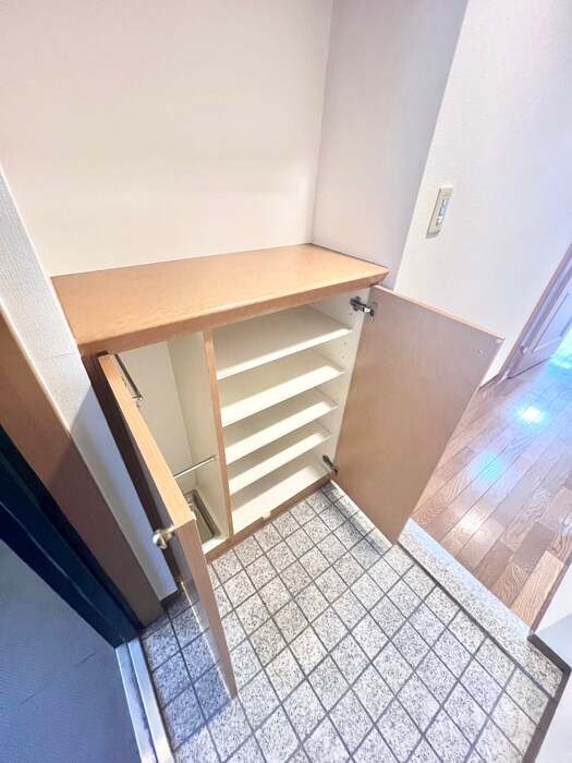 物件内観写真18　(靴箱)
