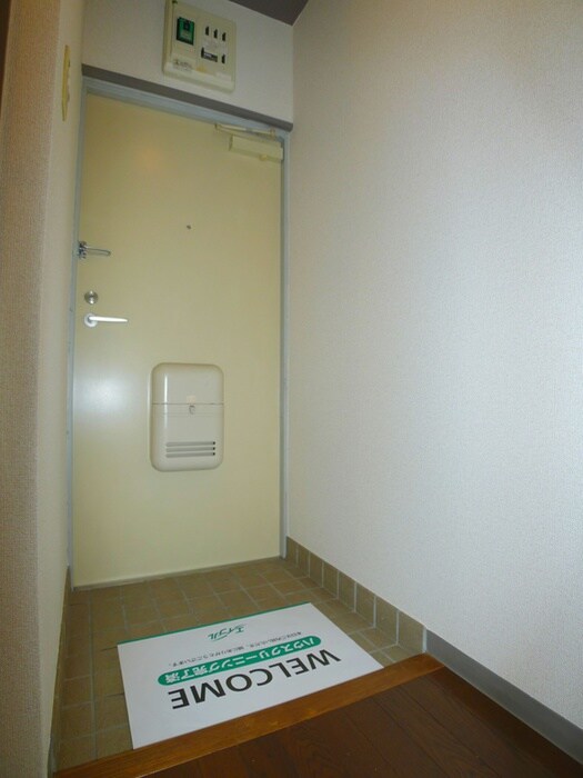 物件内観写真13　(玄関)