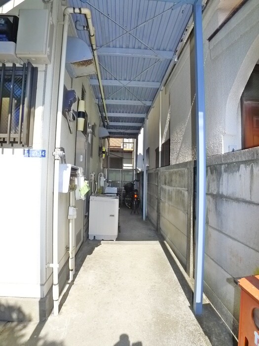 物件外観写真5　(エントランス部分)