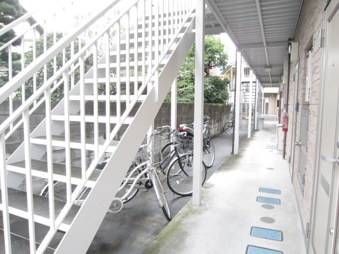 物件外観写真3　(エントランス部分)