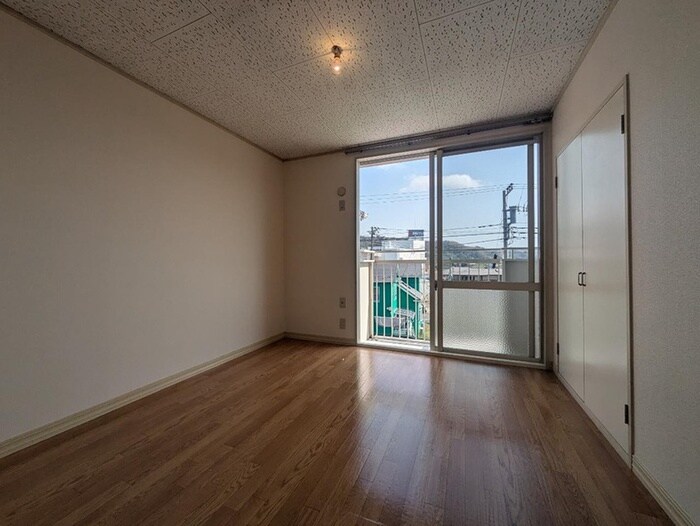 物件内観写真4　(居室)