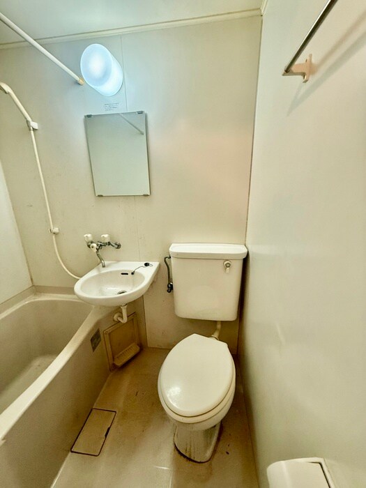 物件内観写真13　(トイレ)