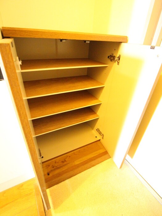 物件内観写真14　(靴箱)