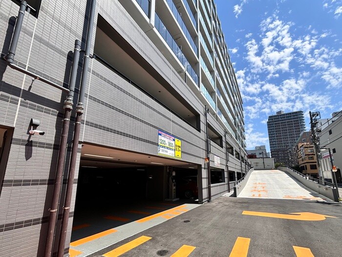 物件外観写真6　(駐車場)