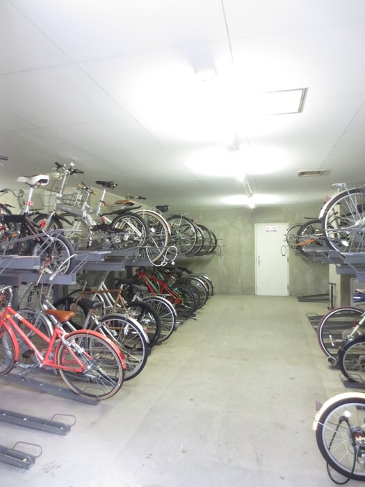 物件外観写真3　(駐輪場)