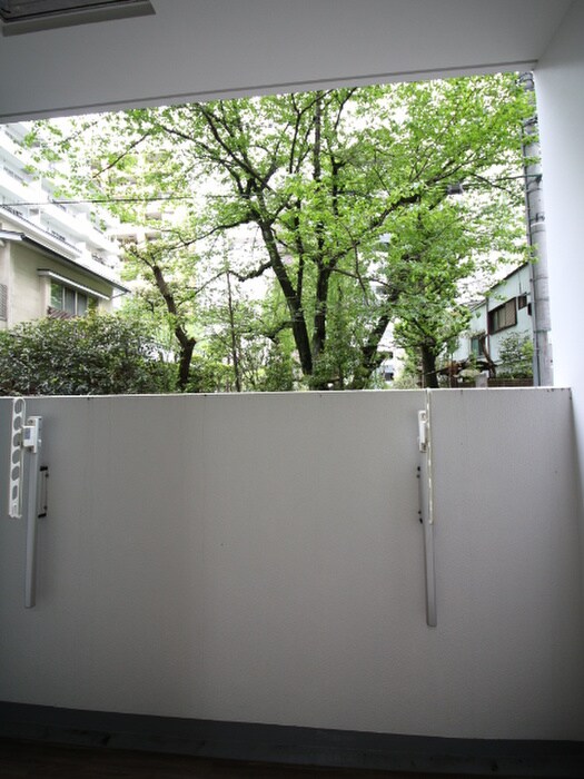 物件内観写真14　(室内からの展望)