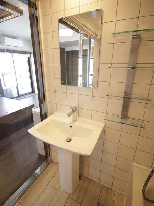 物件内観写真8　(洗面)