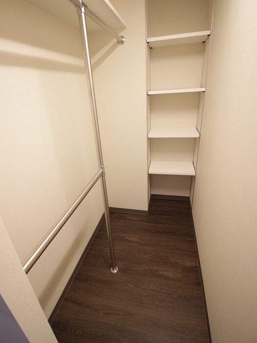 物件内観写真12　(収納)