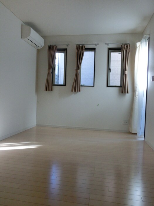 物件内観写真4　(居室)