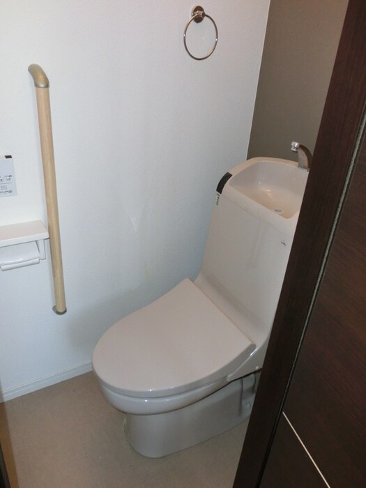 物件内観写真8　(トイレ)