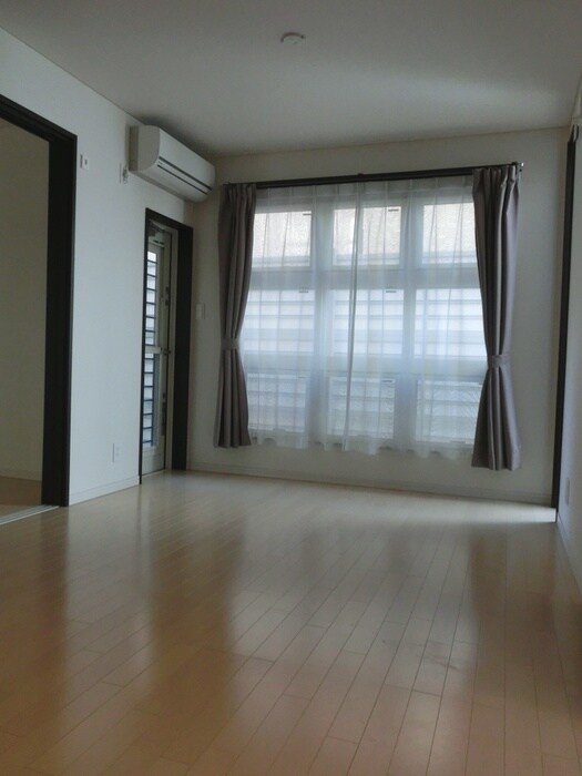 物件内観写真10　(居室)