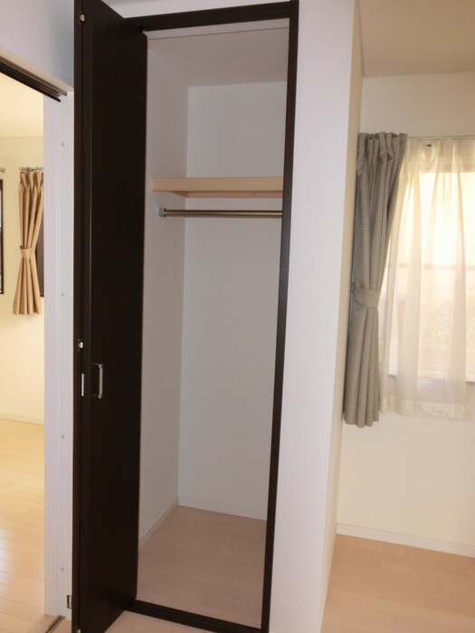 物件内観写真11　(収納)