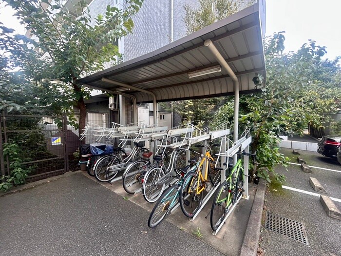 物件外観写真6　(駐輪場)