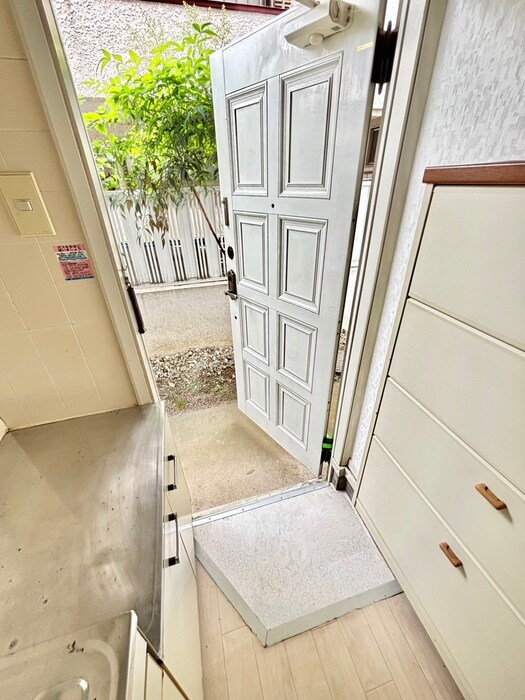 物件内観写真15　(玄関)