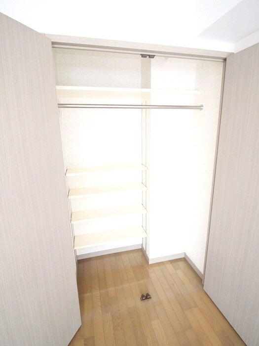 物件内観写真10　(収納)