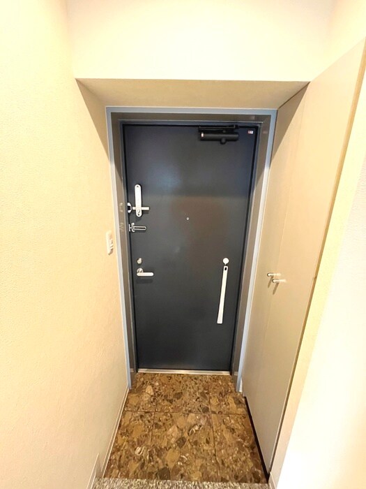 物件内観写真18　(玄関)