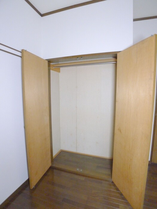 物件内観写真6　(収納)