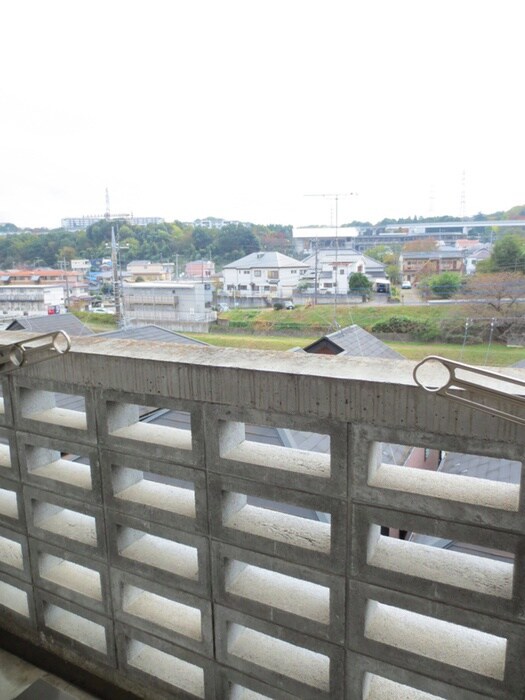 物件内観写真12　(室内からの展望)