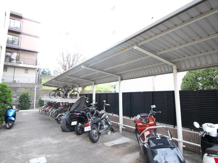 物件外観写真3　(駐輪場)