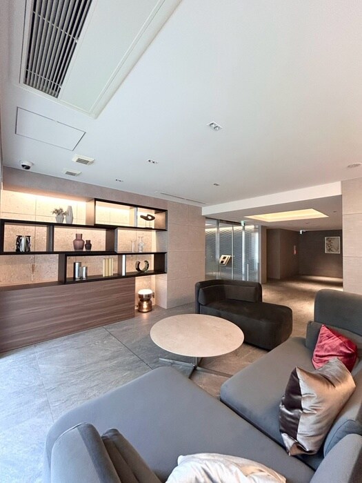 物件外観写真4　(エントランス部分)