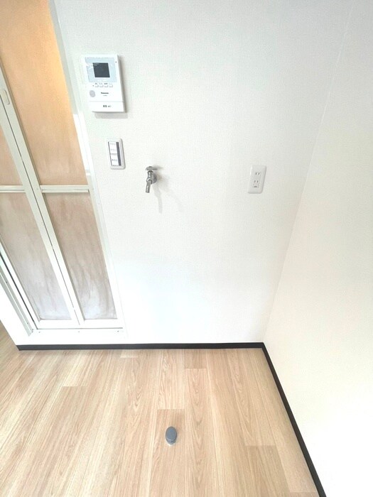 物件内観写真12　(洗濯機置場)