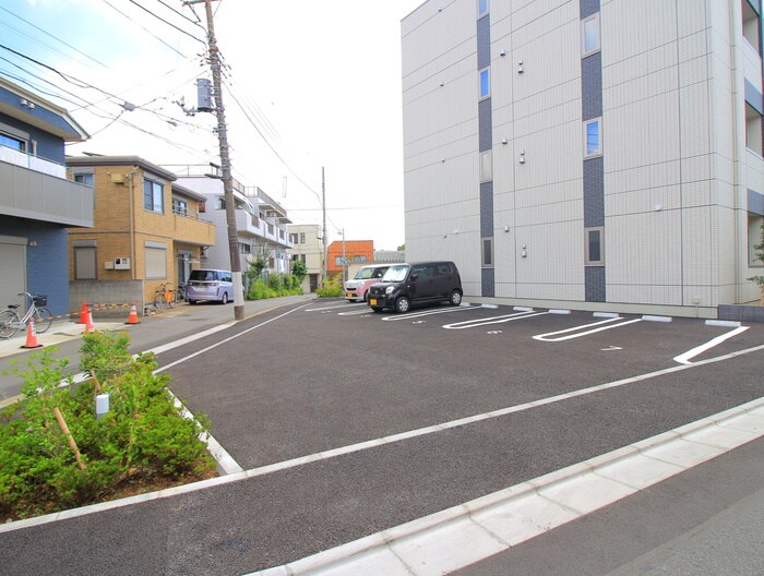 物件外観写真6　(駐車場)