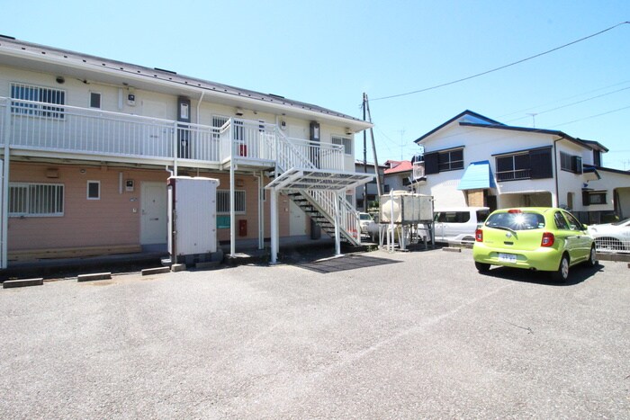 物件外観写真3　(駐車場)