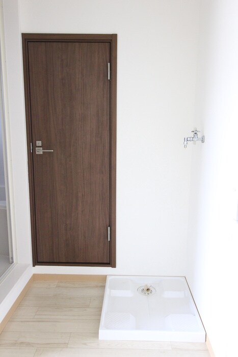 物件内観写真18　(洗濯機置場)