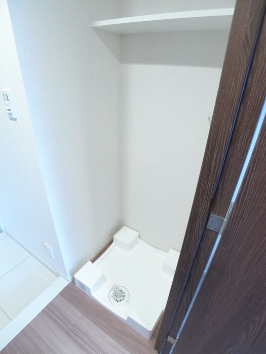 物件内観写真12　(洗濯機置場)