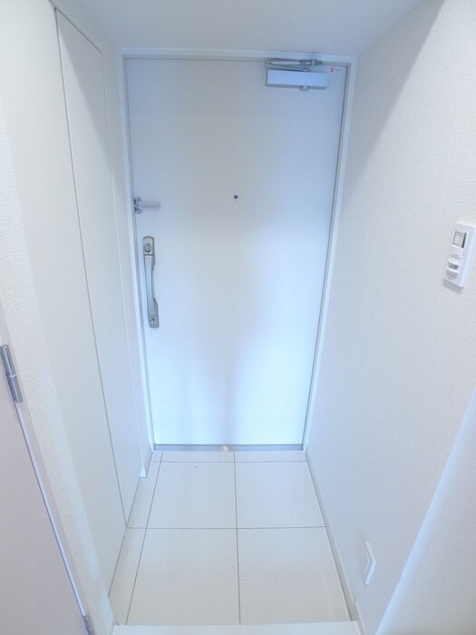 物件内観写真14　(玄関)