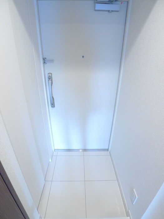 物件内観写真16　(玄関)