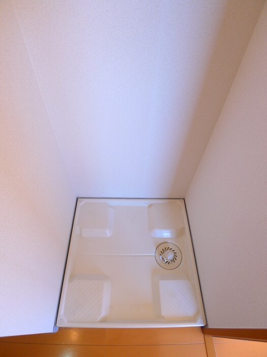 物件内観写真16　(洗濯機置場)