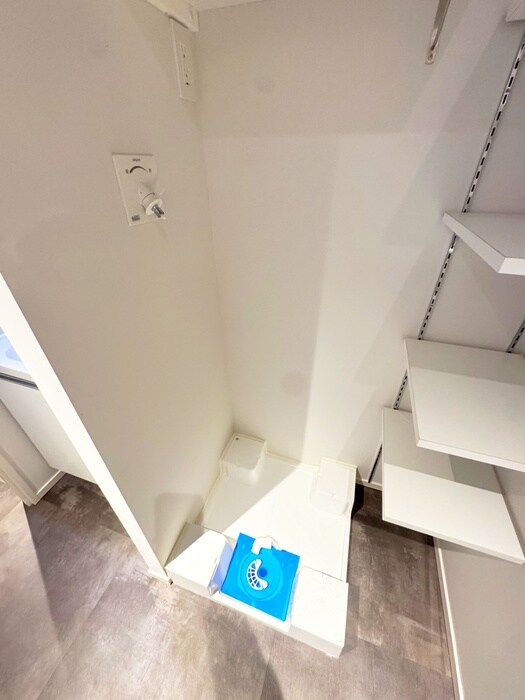 物件内観写真13　(洗濯機置場)