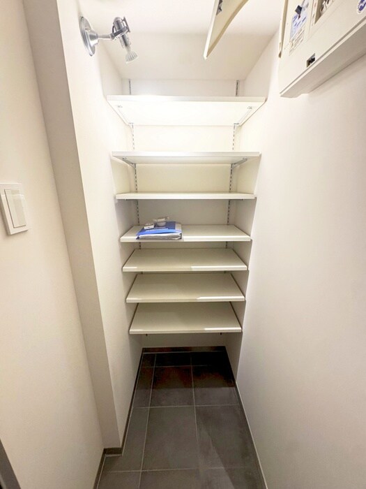 物件内観写真16　(収納)