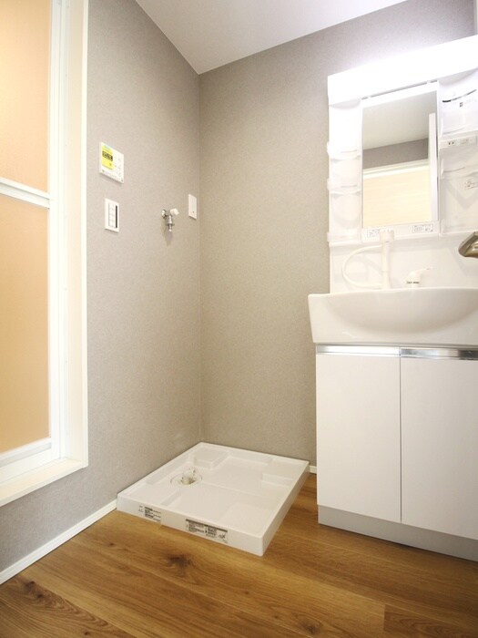 物件内観写真13　(洗濯機置場)