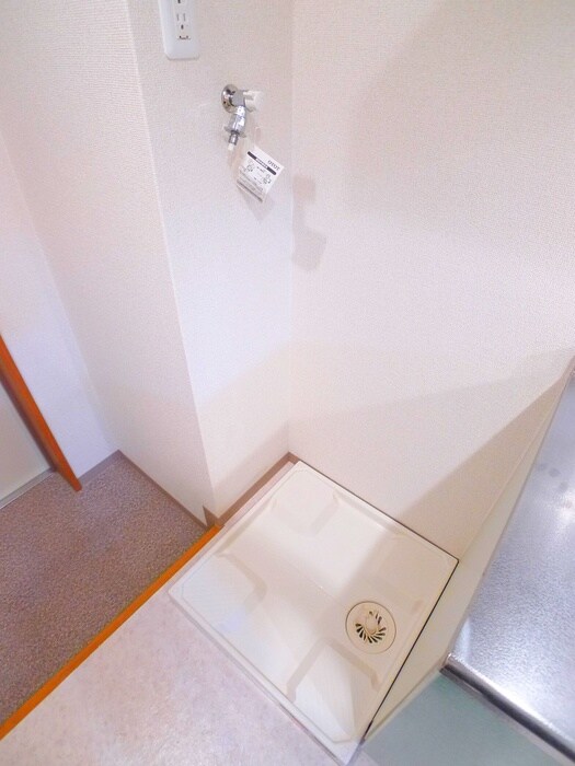 物件内観写真15　(洗濯機置場)