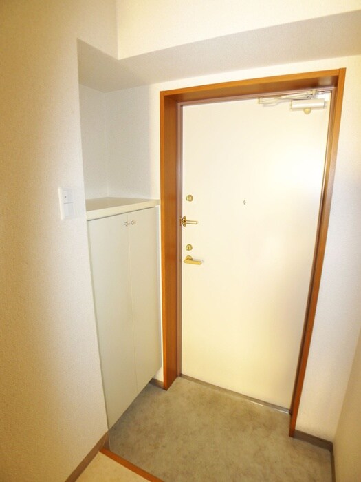 物件内観写真16　(玄関)