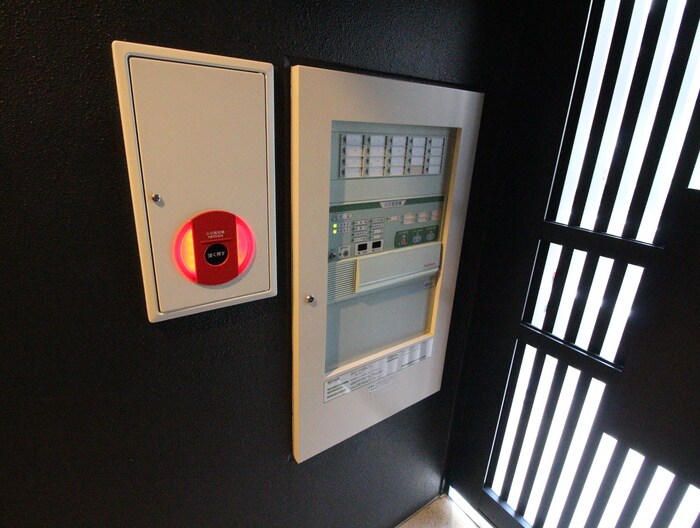 物件外観写真5　(エントランス部分)