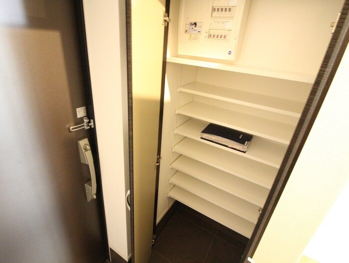 物件内観写真18　(靴箱)