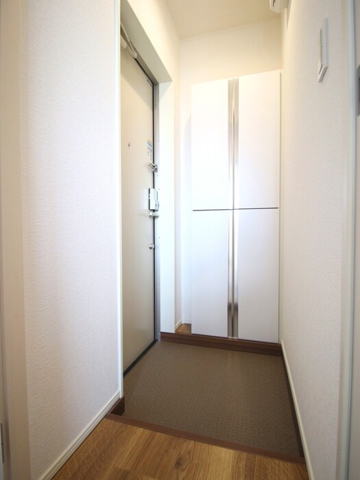 物件内観写真18　(玄関)