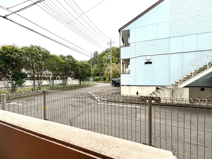 物件内観写真22　(室内からの展望)