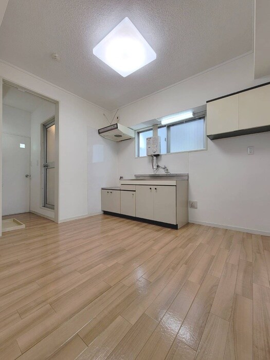 物件内観写真9　(廊下)