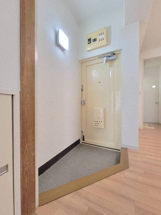 物件内観写真21　(玄関)