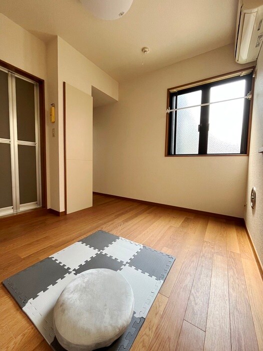 物件内観写真8　(居室)