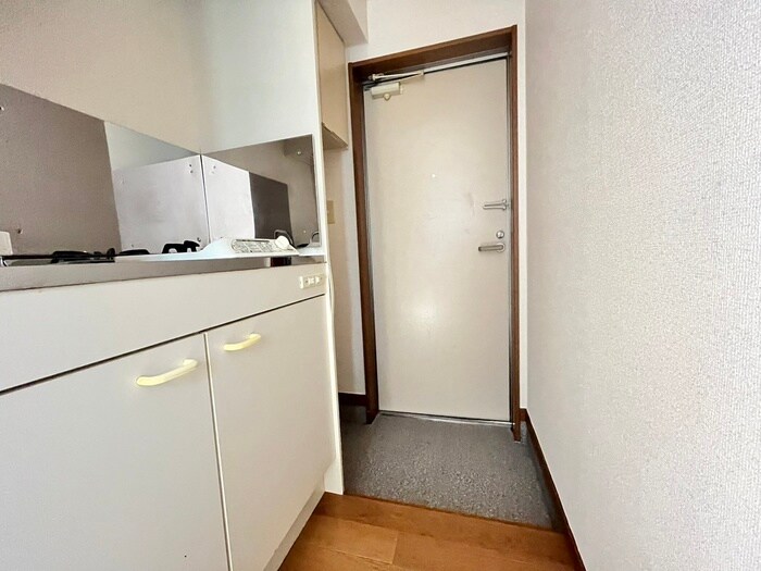 物件内観写真13　(玄関)