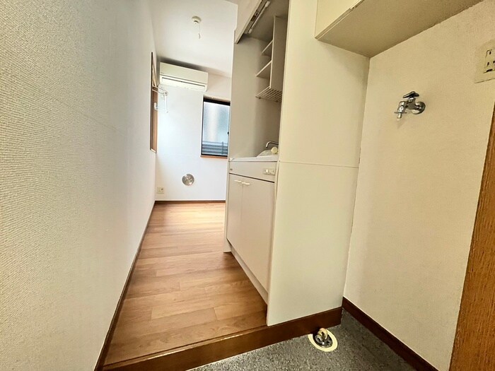 物件内観写真18　(廊下)