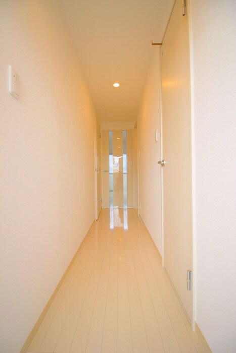 物件内観写真7　(玄関)