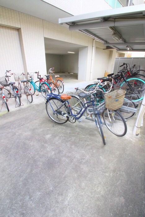 物件外観写真5　(駐輪場)