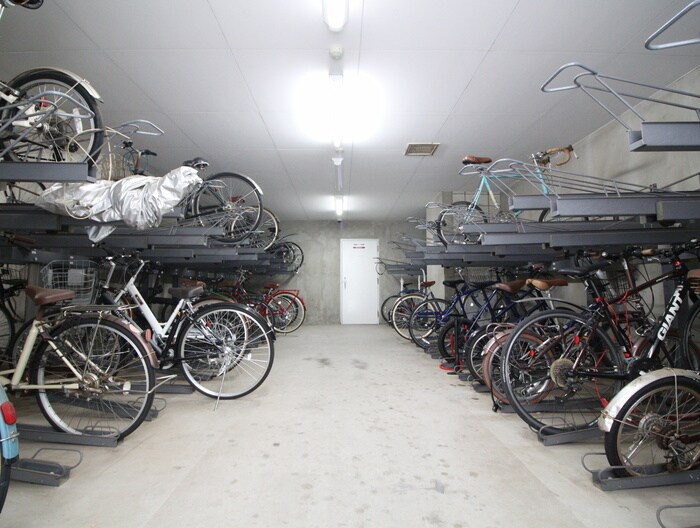 物件外観写真6　(駐輪場)